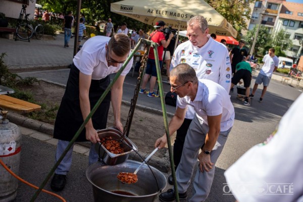 oroshaza-gasztrofesztival57054CCCA-DD27-12E6-BBB8-CF0D622AABE0.jpg