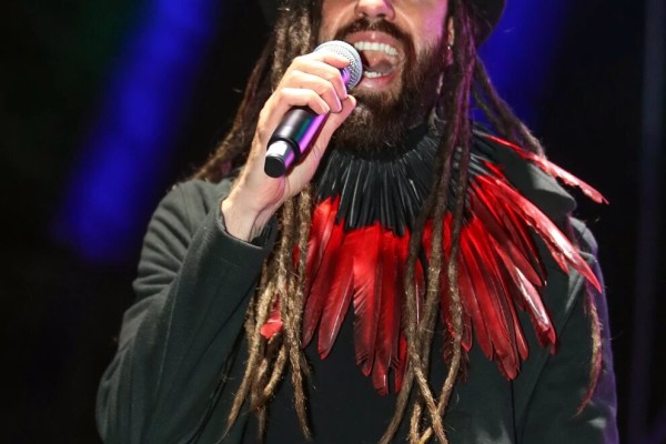 bekekoncert12B04A362-7BD8-858C-892E-6B1CD3E04A4F.jpg