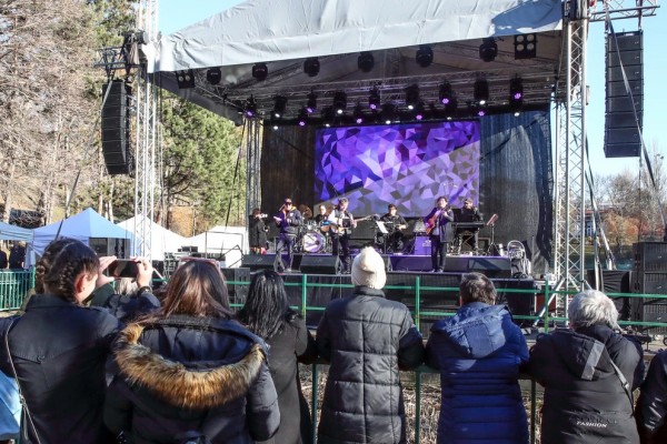 bekekoncert16B29A2925-0F3A-8264-9C9B-9290031E1D1B.jpg
