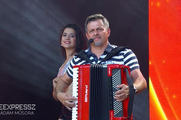 zeneexpressz-17-18-66565A950-4A5E-BB0F-CBE2-3726886631E1.jpg