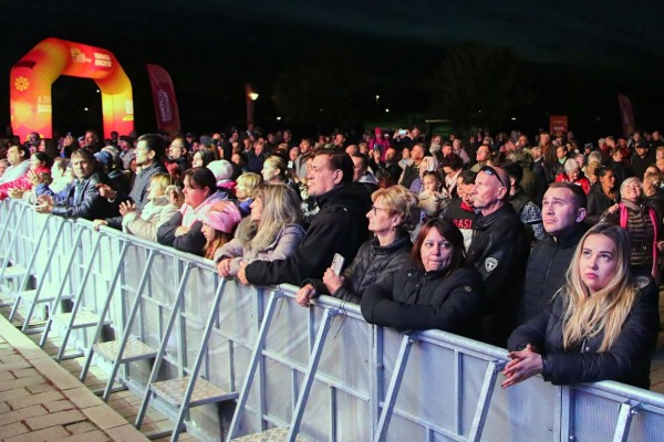 article-image-koncert-ismert-eloadokkal-9641-1233270CD5525-BCD9-37A3-9393-FA498C50A4B1.jpg