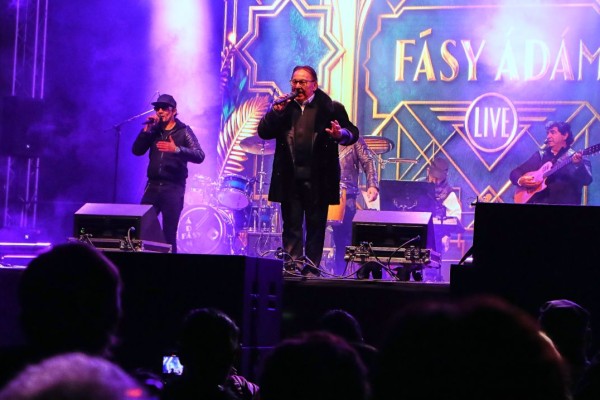 article-image-koncert-ismert-eloadokkal-9641-12340DCA8B8D5-27BA-3D2B-50B4-B1212F9BD59E.jpg