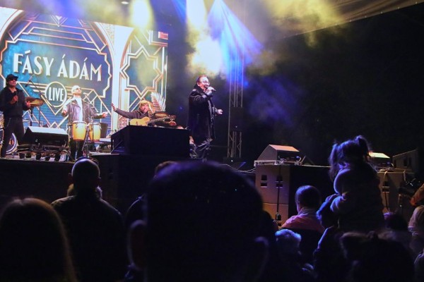 article-image-koncert-ismert-eloadokkal-9641-1234153F30E6F-ACD7-0EF5-E995-B8A1E3C2BE09.jpg