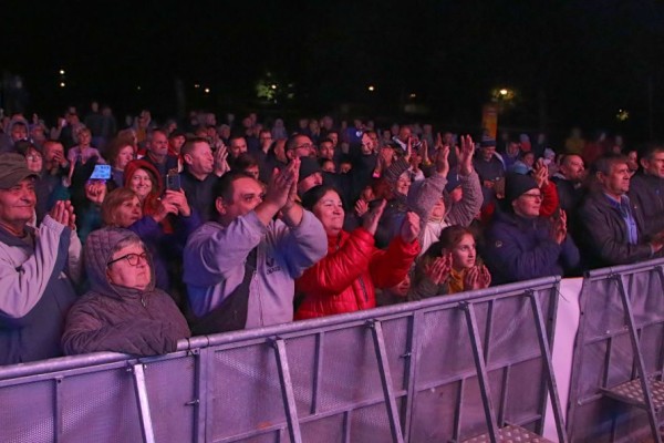article-image-koncert-ismert-eloadokkal-9641-123588590BDE3-1C67-9F99-ECA6-D66708B6F5C8.jpg