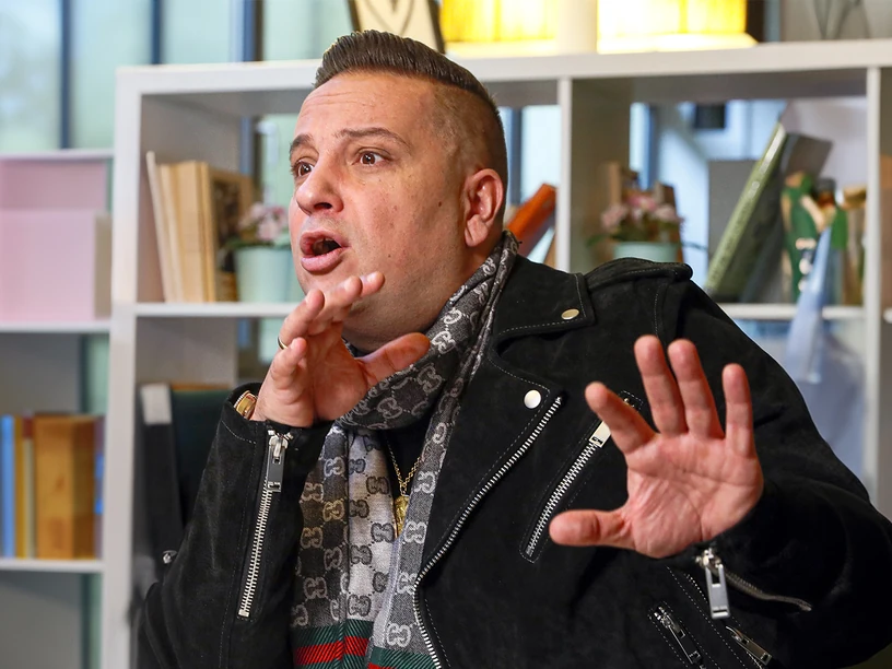 l l junior egy szeket is felkapott foto fuszek gabor